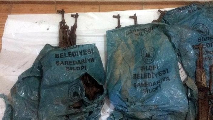 Silopi'de toprağa gömülü 16 kalaşnikof bulundu