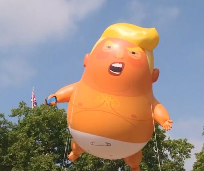 Trump ilk kez gittiği İngiltere'de protesto edildi