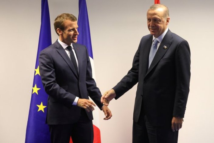 Erdoğan ile Macron arasında samimi görüşme