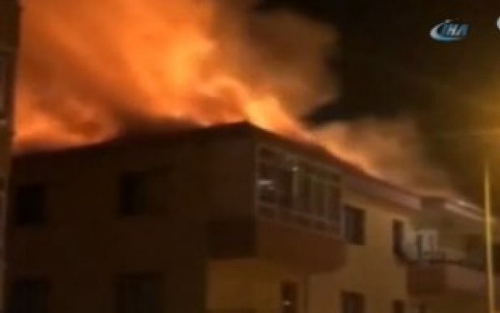 Ankara'da 5 katlı apartmanda yangın