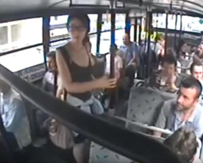 Mini etekli yolcuya sinirlenip otobüsü karakola çektirdi