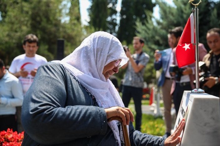 Edirnekapı'daki 15 Temmuz şehitleri ziyaret edildi