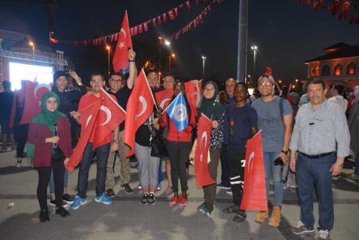 Yabancı öğrenciler Balıkesir'deki 15 Temmuz etkinliklerinde