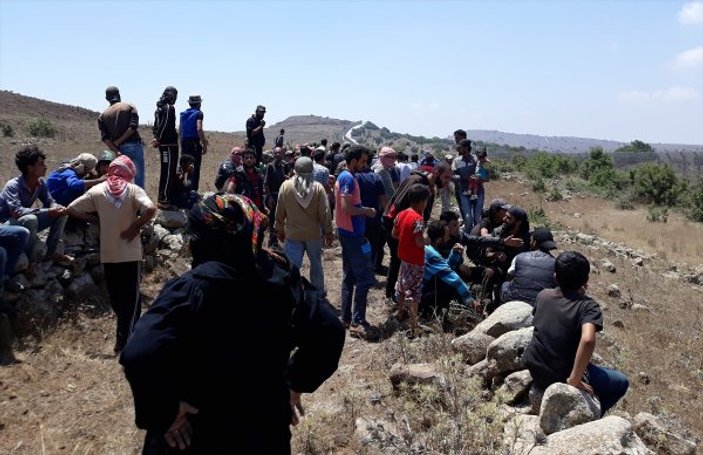 Saldırılardan kaçan Suriyeliler İsrail sınırına dayandı