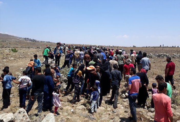 Saldırılardan kaçan Suriyeliler İsrail sınırına dayandı