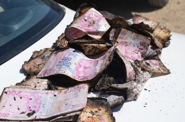Muş'ta bir evde 150 bin lira istimlak parası yandı