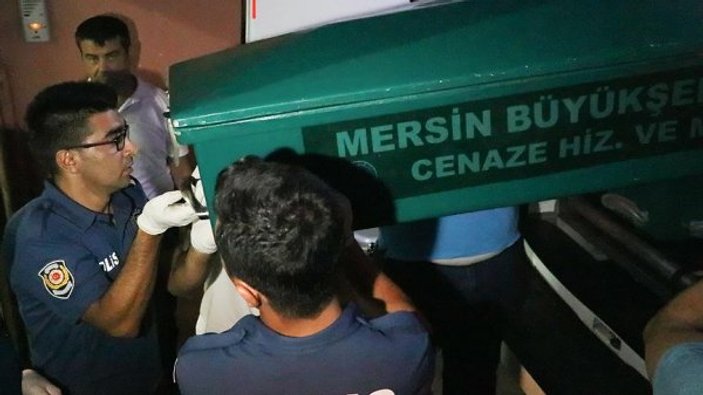 Tekne kazasında ölen 19 kişinin cesedi Adana'ya götürüldü