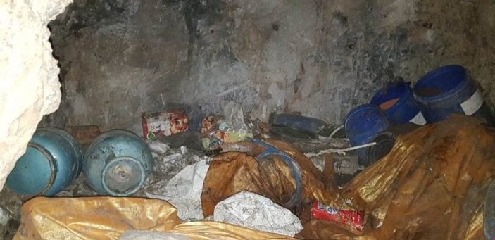 Mehmetçik Hakkari'de PKK mağaralarına girdi