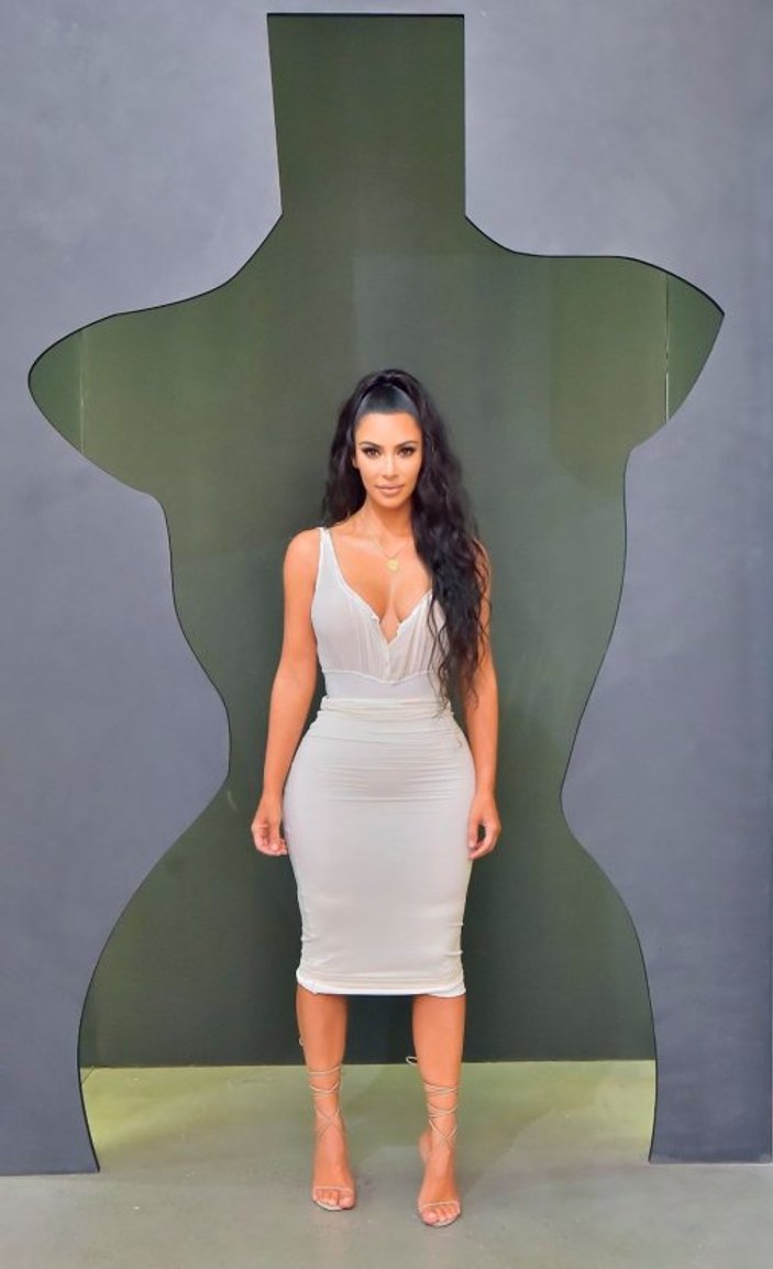 Kim Kardashian dakikada 1 milyon dolar kazandı