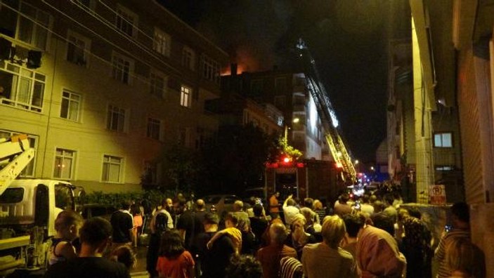 Kocaeli'de 6 katlı binada yangın