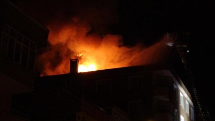 Kocaeli'de 6 katlı binada yangın