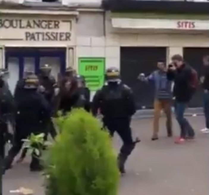 Göstericiyi döven Macron'un koruması kovuldu