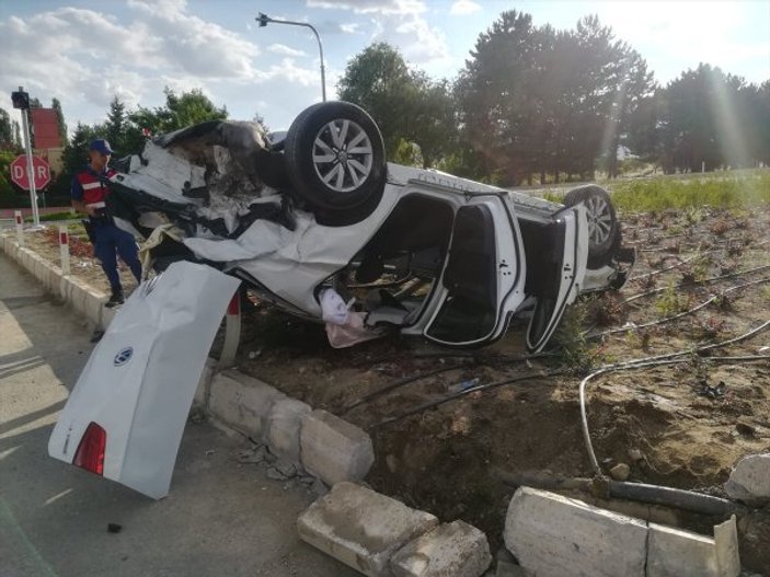 Kırşehir'de bir araç takla attı: 5 yaralı