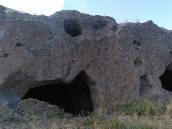 7 katlı tarihi mağara ziyaretçileri büyülüyor