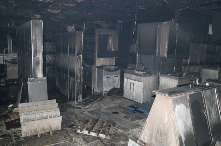 Adana'da bekçilerin dikkati yangının büyümesini önledi