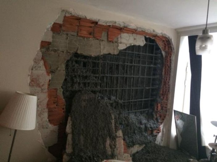 Beşiktaş'ta oturan oyuncunun evi beton altında kaldı
