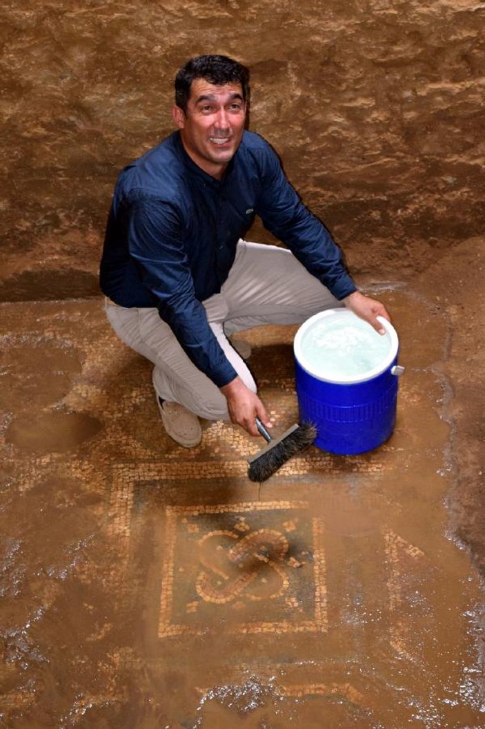 Antalya'daki antik kentte mozaik zemin bulundu