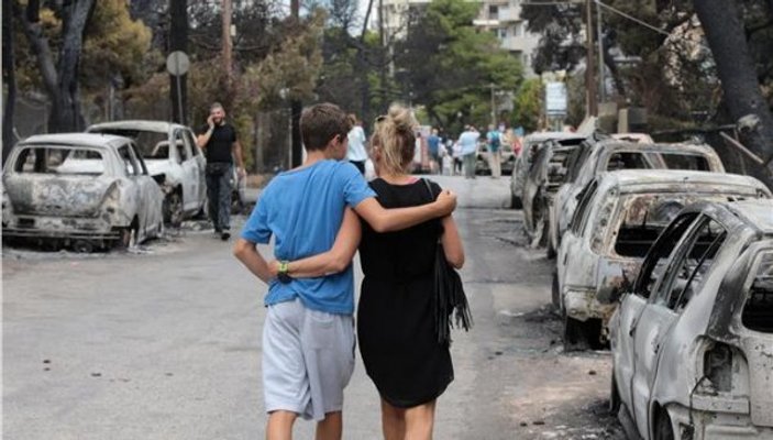 Yunanistan'da yangın sonrası yağma başladı