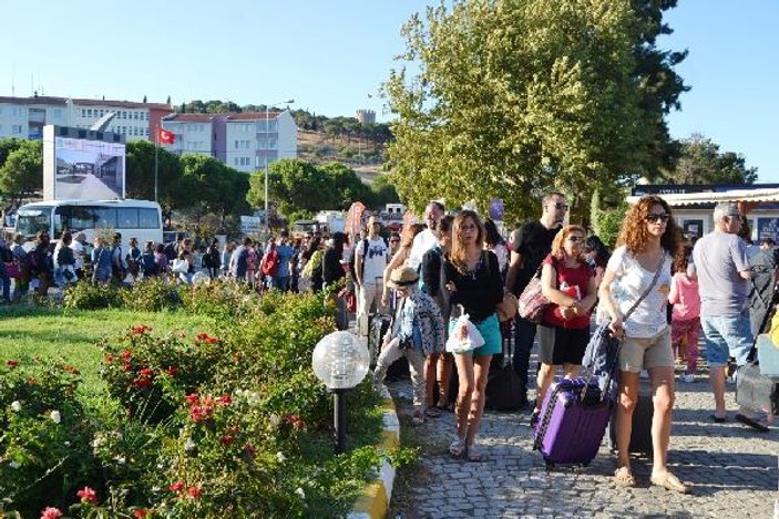 Ayvalık'tan Yunanistan'a turist akını