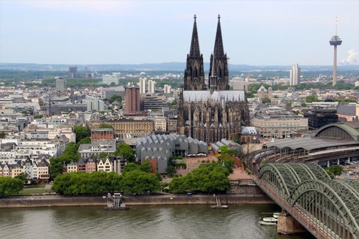 Köln Katedrali'nin örtüleri kayboldu