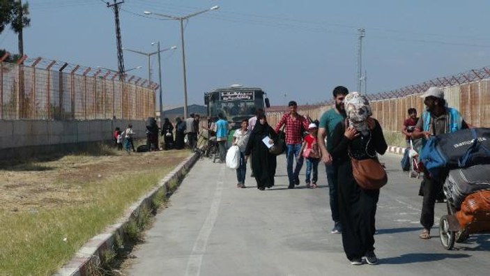 Bayram ziyaretine giden 3 bin Suriyeli, ülkelerinde kaldı