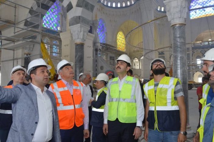 Bakan Kurum'dan Çamlıca Camii ziyareti