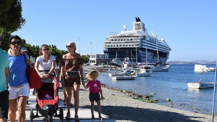 Turizm gelirlerinde büyük artış: Yüzde 30 yükseldi