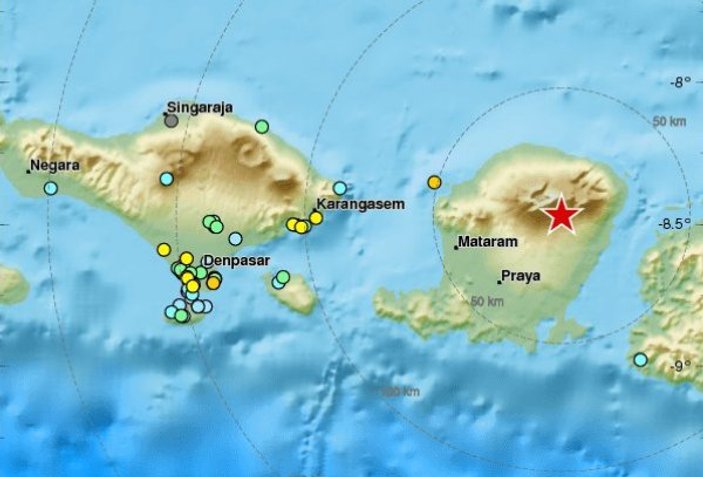 Endonezya'da 7 şiddetinde deprem