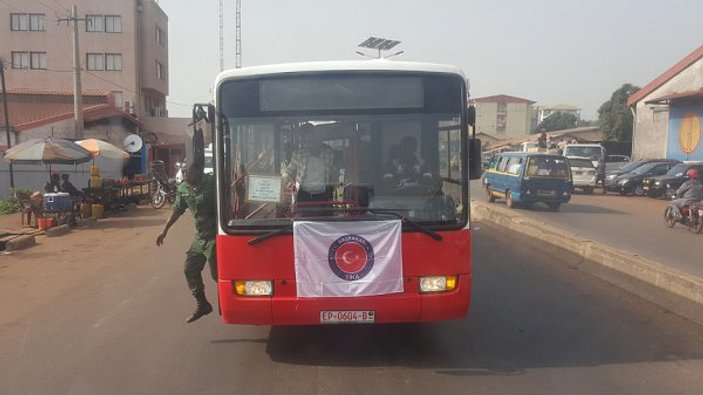 Erdoğan'ın hediyesi otobüsler Gine'de
