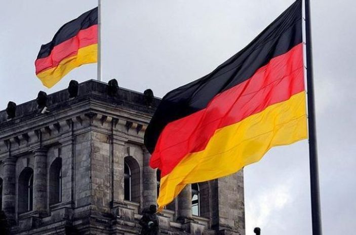 Almanya ırkçılığa doymuyor