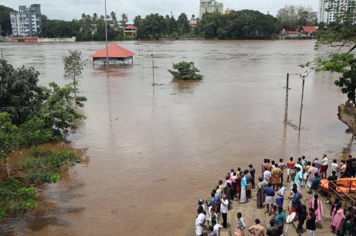 Hindistan’da heyelan felaketi: 27 ölü