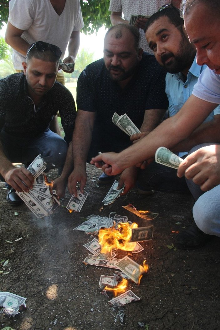 Adanalılar iPhone’u boykot etti, dolar yaktı