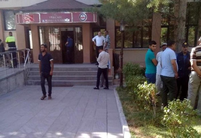 Erzincan'da müftülüğe silahlı saldırı: 5 ölü