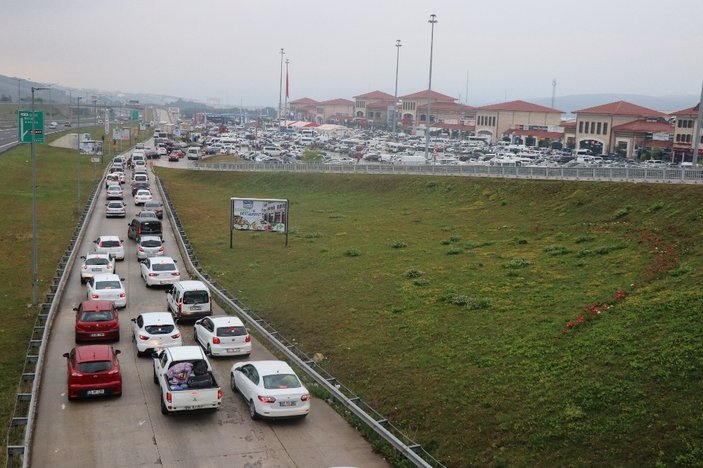 Bolu’da bayram trafiği yoğunluğu artıyor