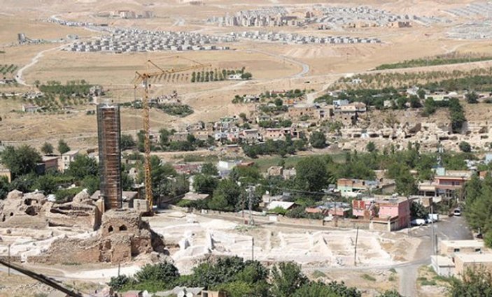 Hasankeyf'te minarenin taşları sökülmeye başlandı