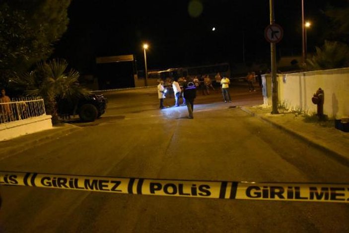 İzmir'de sokağa ses bombası atan 3 kişi yakalandı