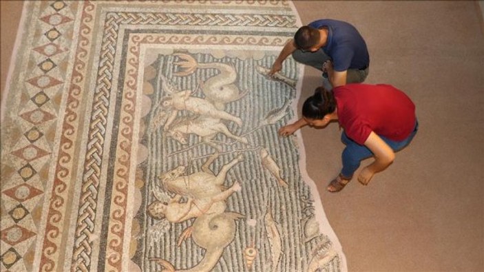 Yüzlerce yıllık mozaikler asırlık fabrikada