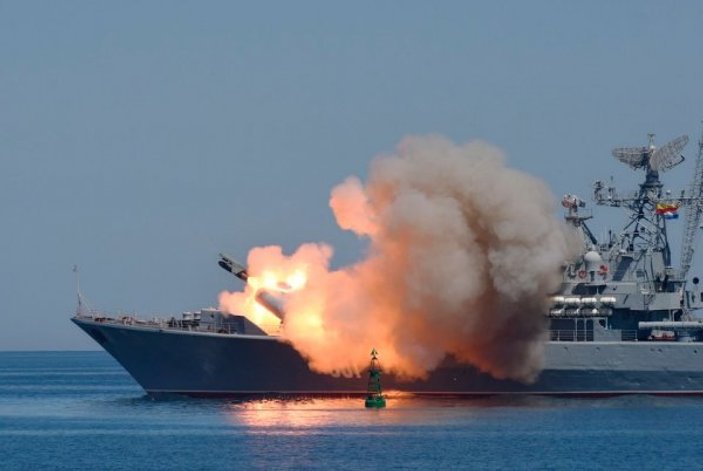 Akdeniz'de Rusya ve ABD donanma yığını