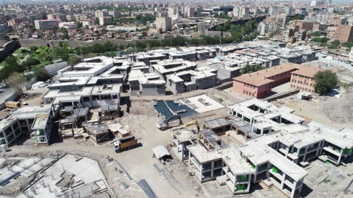 Diyarbakır'daki terör mağdurlarına yeni evler yapılıyor