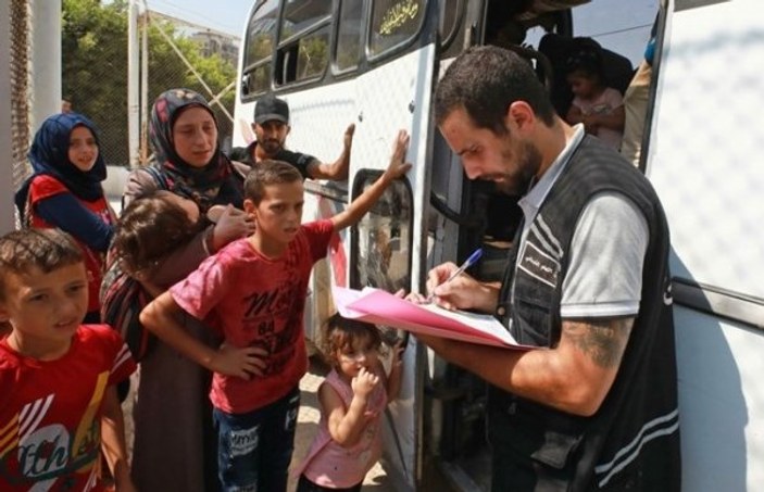 Lübnan'da yaşayan Suriyeliler ülkelerine dönüyor