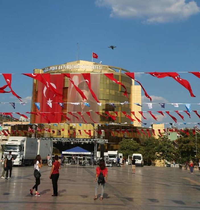 Aydın'da SOLOTÜRK'ten gösteri