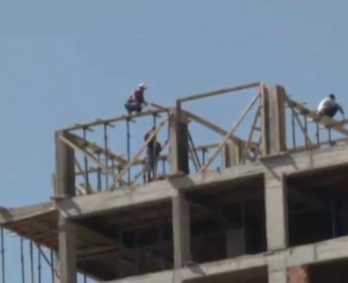 Sivas'ta bir inşaatta yapılan güvenliksiz mesai