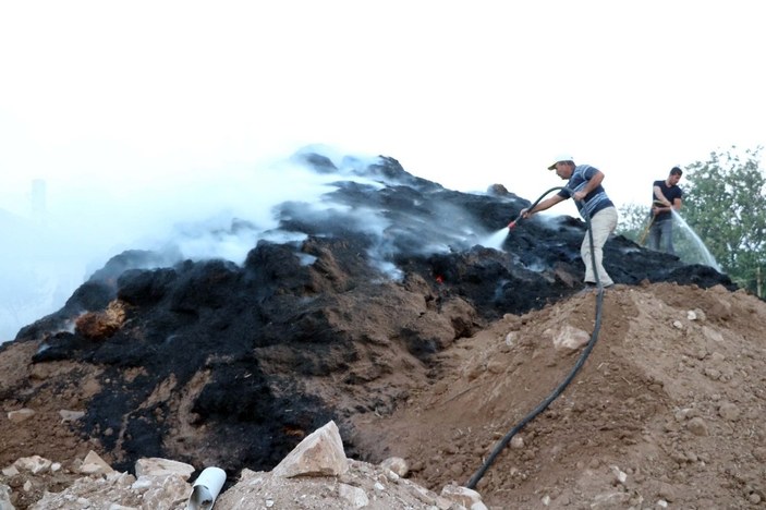Yozgat’ta anız yangını 8 bin saman balyasını kül etti
