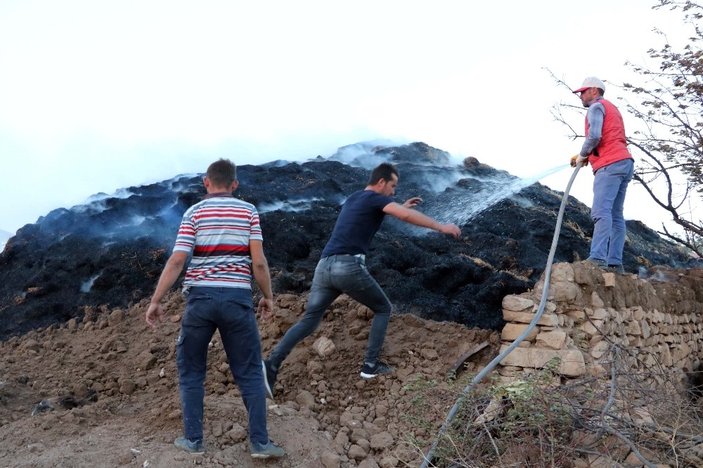 Yozgat’ta anız yangını 8 bin saman balyasını kül etti