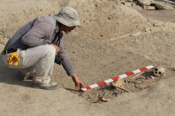 Urartu kadınlarına ait mezarlar bulundu