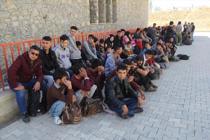 Van'da 118 düzensiz göçmen yakalandı