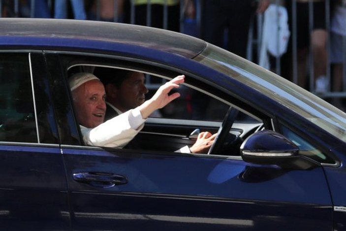 Papa, mafya üyelerini dine dönmeye çağırdı