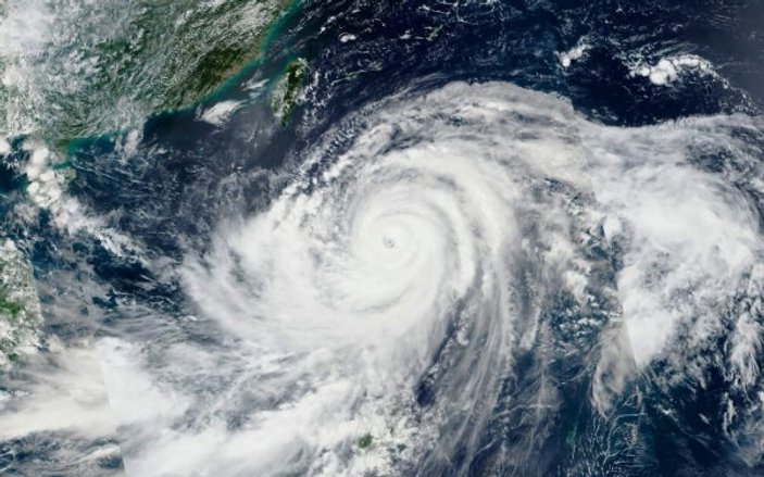 Süper tayfun 'Mangkhut' Filipinlere ulaştı