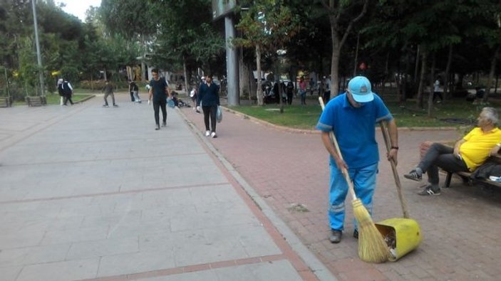 Gönüllü temizlik elçileri çöp topladı