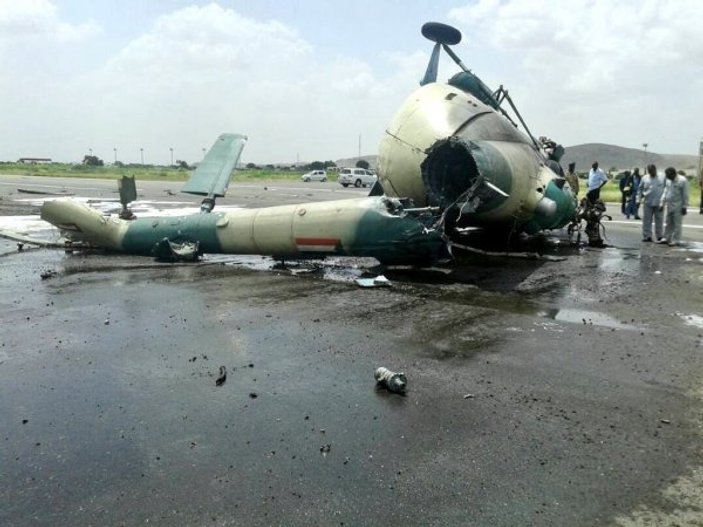 Sudan'da askeri helikopter düştü